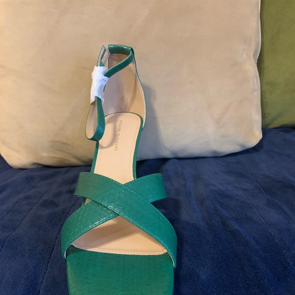 Shoes for a Cruise! - Picture 3 of 4